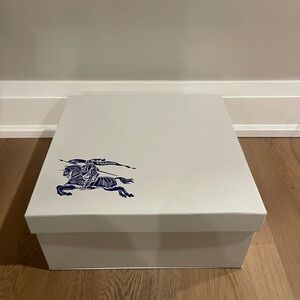 White Shoe/Accessory Box with Navy Knight Logo